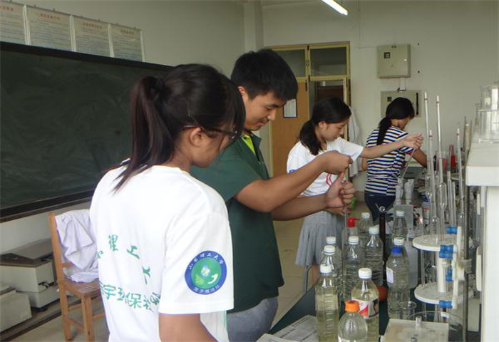 ꠆T���ڌ���Ҍ��ɼ��؁���ˮ���M�Ќ�����,������Ҫ����ˮ�ӵ�PH�������늌��ʡ������ȹ����ָ�˵ęz�y����(sh��)��(j��)�M��̎����