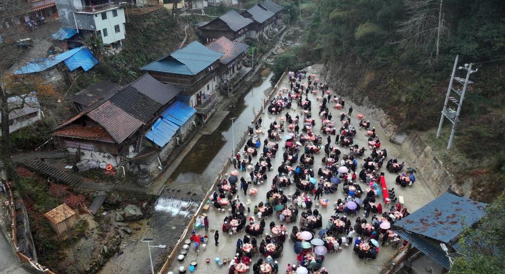 廣西柳州：大寒時(shí)節(jié)苗年樂(lè)